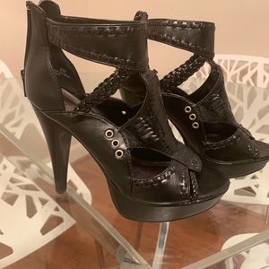 Chinese laundry size 6 platform